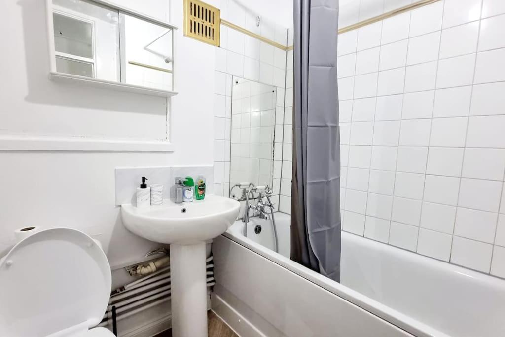 1 Bed Flat With Free Parking In E13 Apartment London Ngoại thất bức ảnh